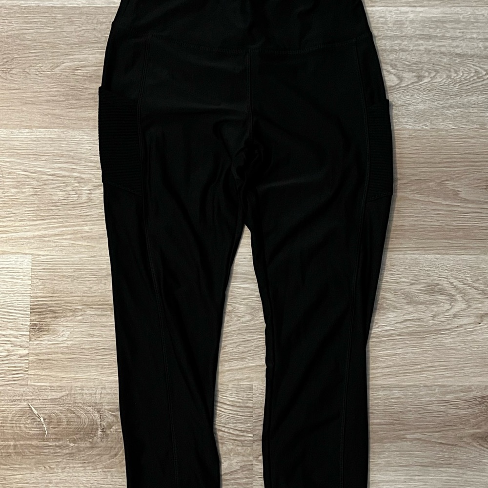 Crop Leggings with Pockets